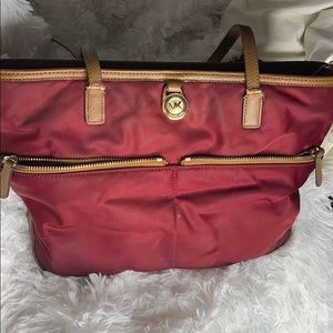 Michale Kors tote bag with Michael Kors IDwristlet